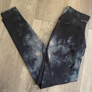 Alphalete surface power legging